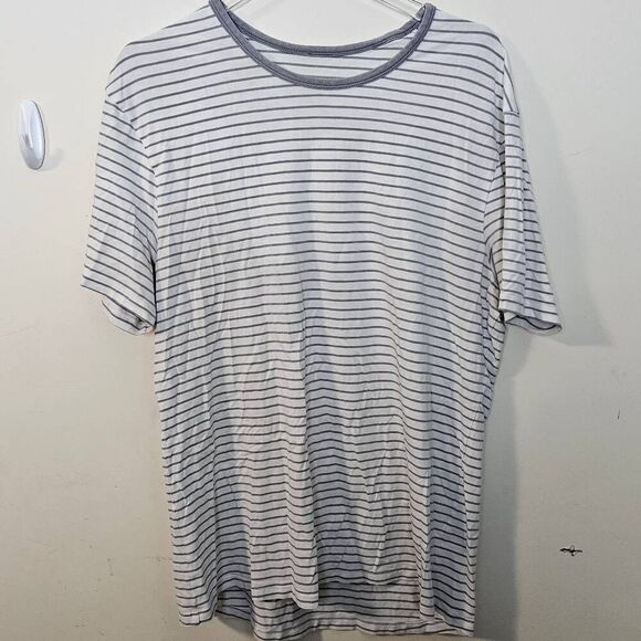 Lululemon Men XL 5 Year Basic Tee Gray White Striped Soft Crew Neck Short Sleeve - Picture 1 of 3